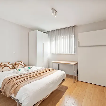 Modern Located At The Center Of Apartman